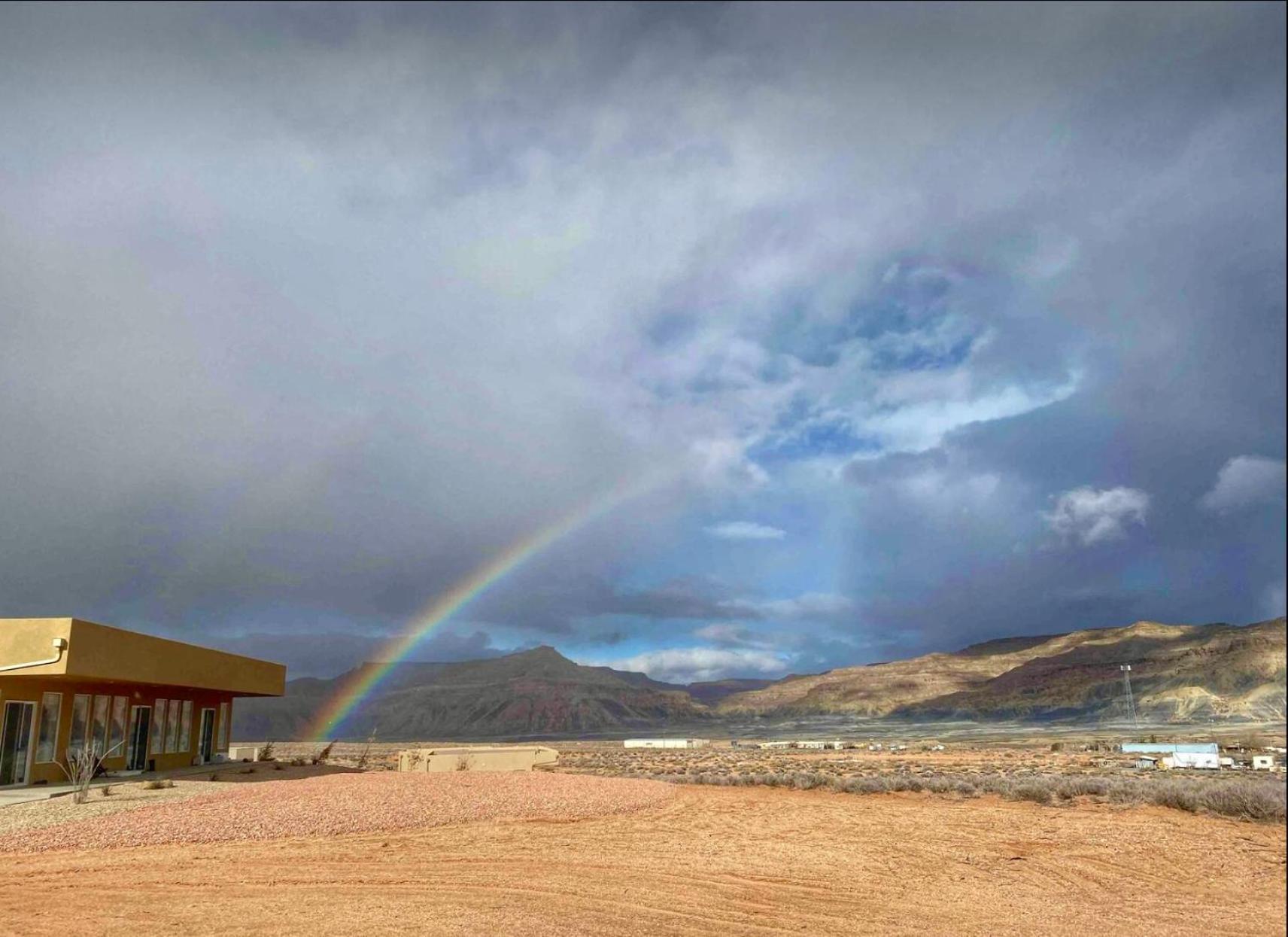 Page Arizona Border Town- Crimson Suite, Desert Canyon Getaway With Views Біґ-Вотер Екстер'єр фото