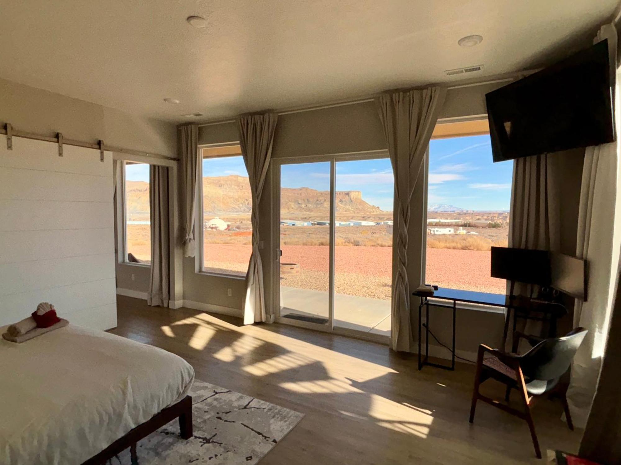 Page Arizona Border Town- Crimson Suite, Desert Canyon Getaway With Views Біґ-Вотер Екстер'єр фото