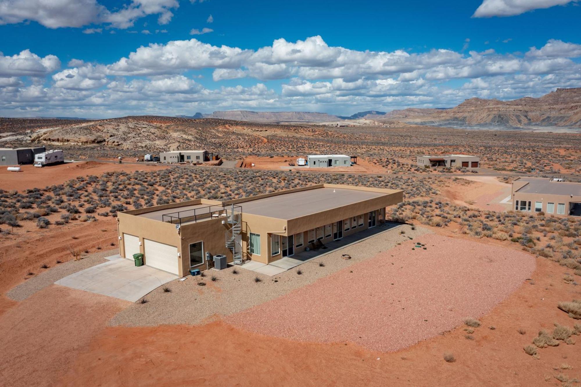 Page Arizona Border Town- Crimson Suite, Desert Canyon Getaway With Views Біґ-Вотер Екстер'єр фото